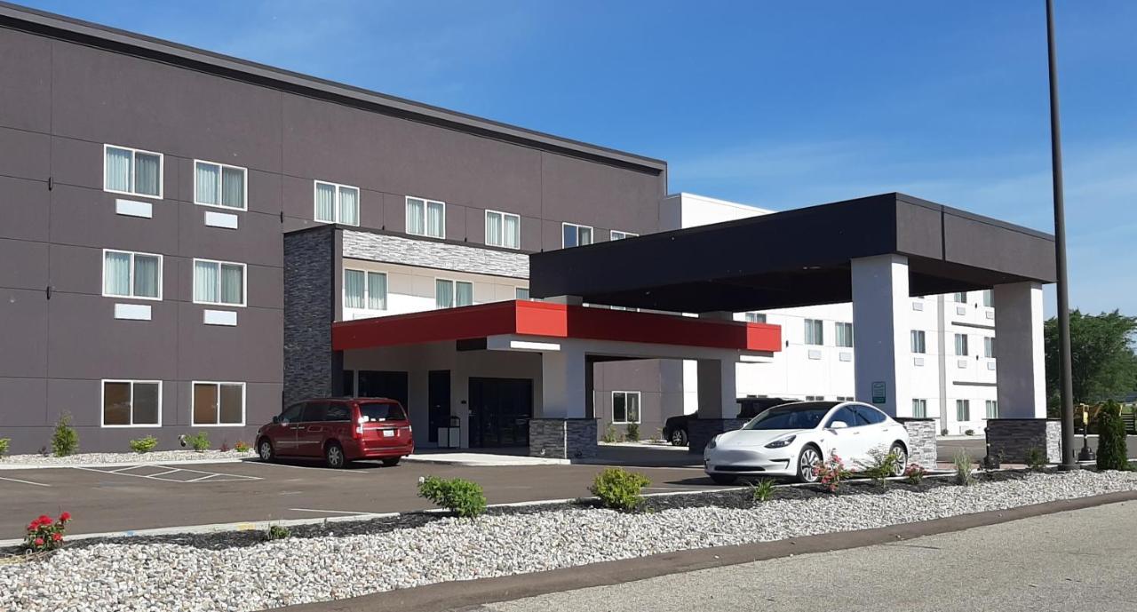 Best Western Plus Wayland Hotel Shelbyville Exterior photo