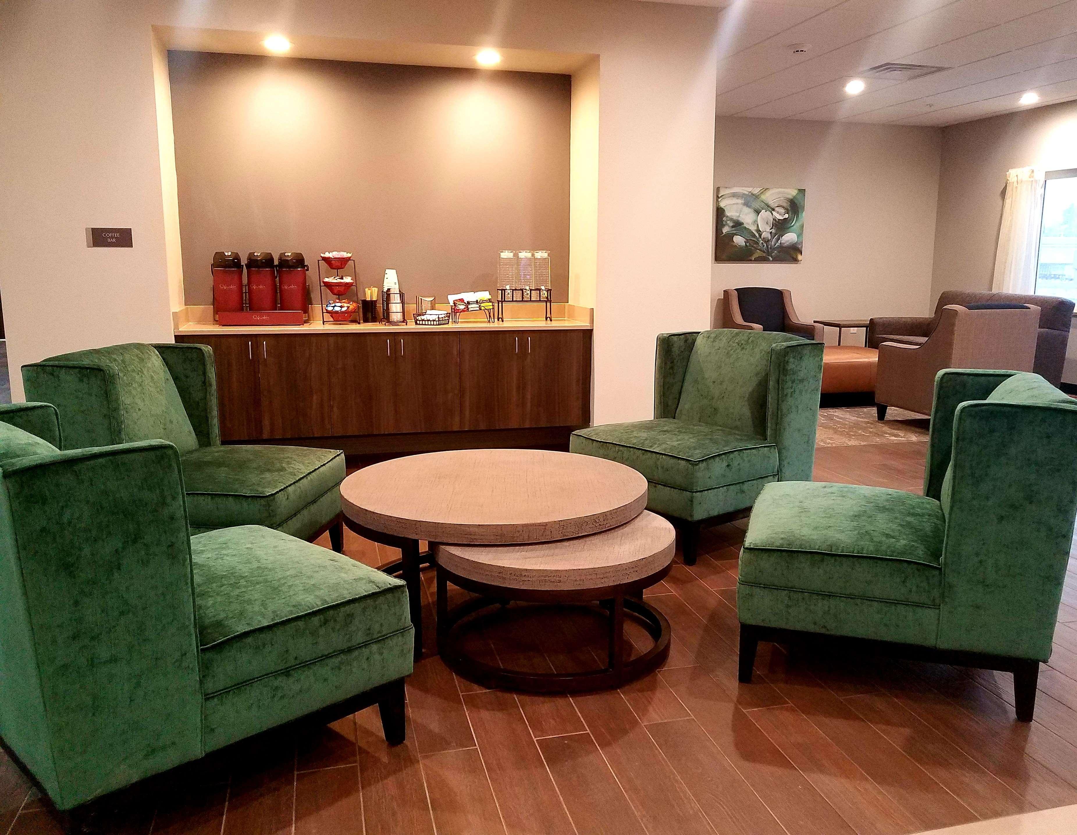 Best Western Plus Wayland Hotel Shelbyville Exterior photo