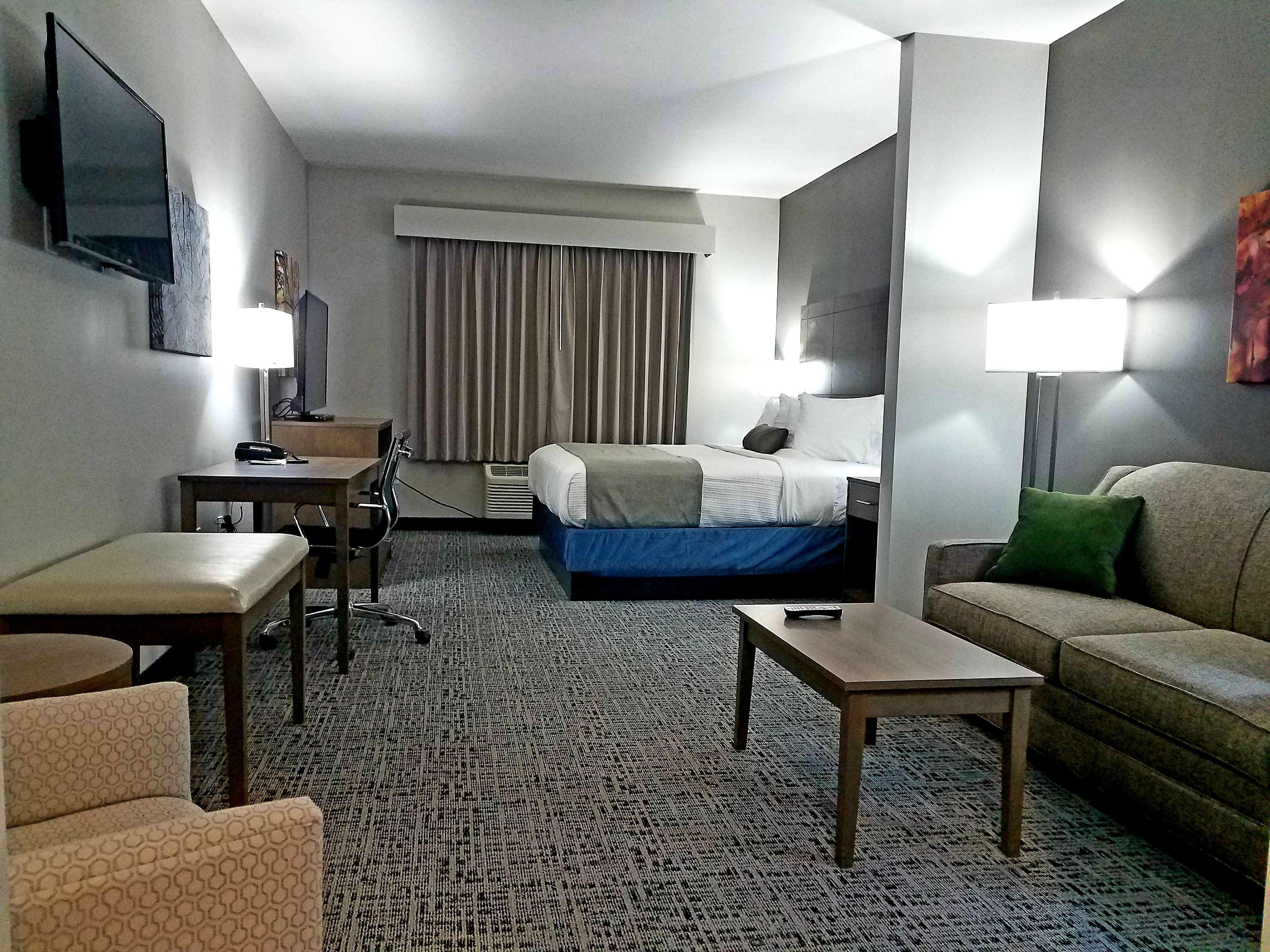 Best Western Plus Wayland Hotel Shelbyville Exterior photo
